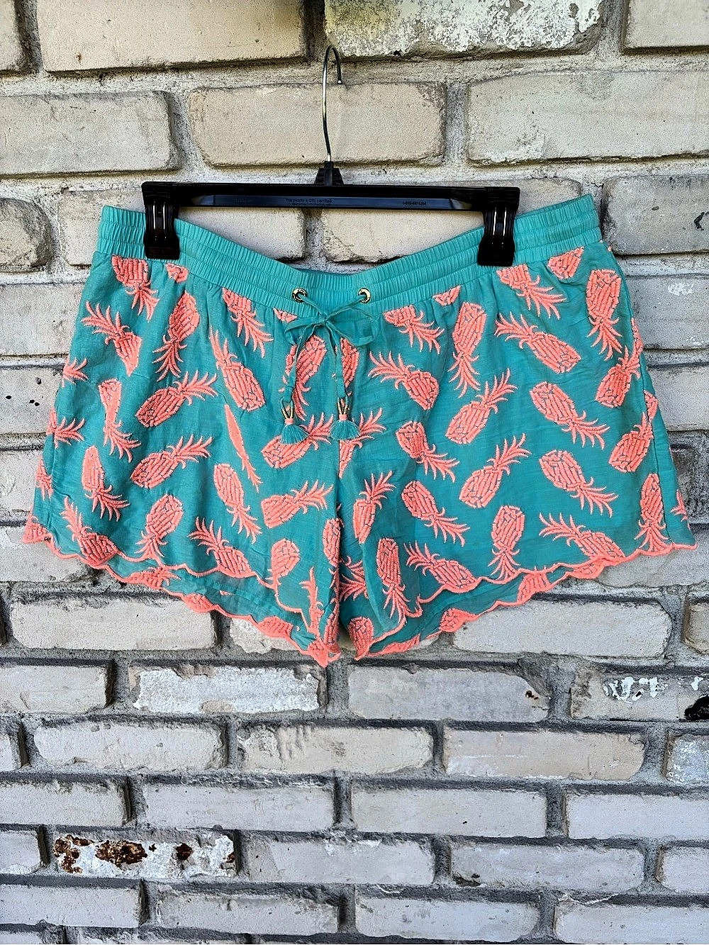 Lilly Pulitzer baybreeze embroidered Pineapple Print Scalloped Shorts aqua&coral